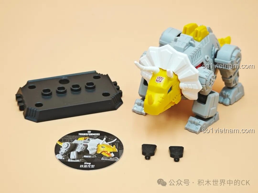 Cận cảnh chi tiết nhân vật Slag ở dạng robot