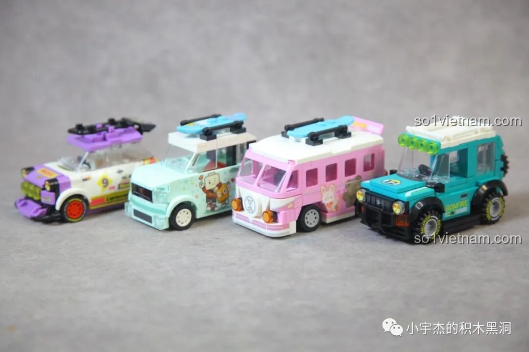 Các phụ kiện và minifigure của bộ Sembo 714511 được đặt trên nóc container.