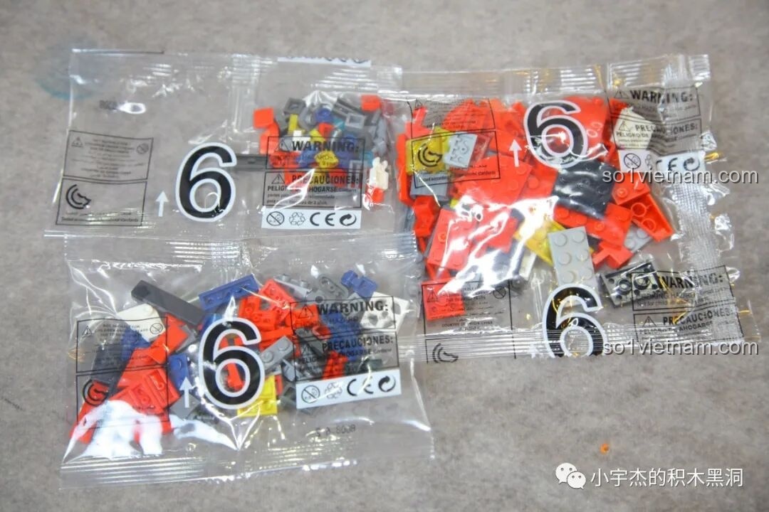 Các túi gạch được đánh số 6 của bộ ZHEGAO GZ8008, kết hợp với túi số 5 để hoàn thiện thân robot.