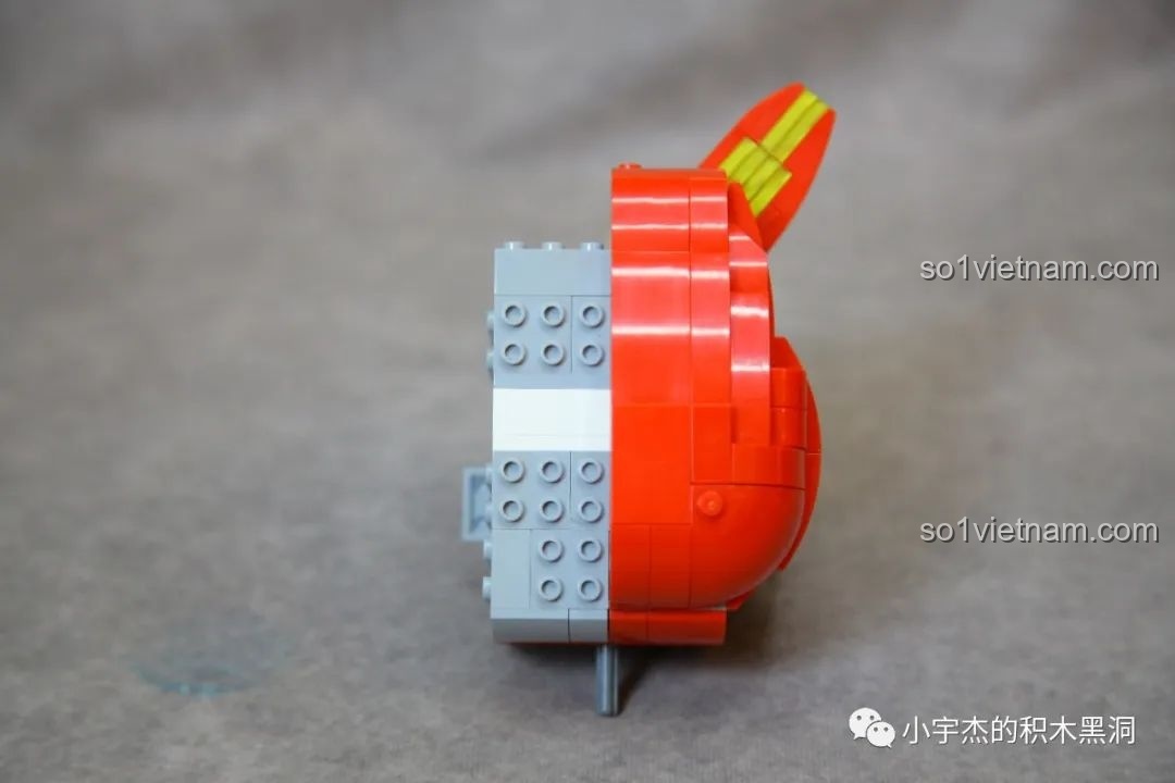 Các túi gạch được đánh số 8, túi cuối cùng của bộ ZHEGAO GZ8008 để hoàn thiện robot.