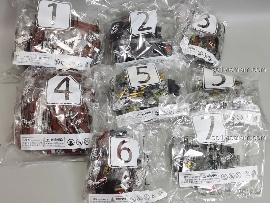 Các túi linh kiện được đánh số rõ ràng của bộ lắp ghép Xe Tăng Maus 12GO 98002, giúp quá trình lắp ráp dễ dàng.