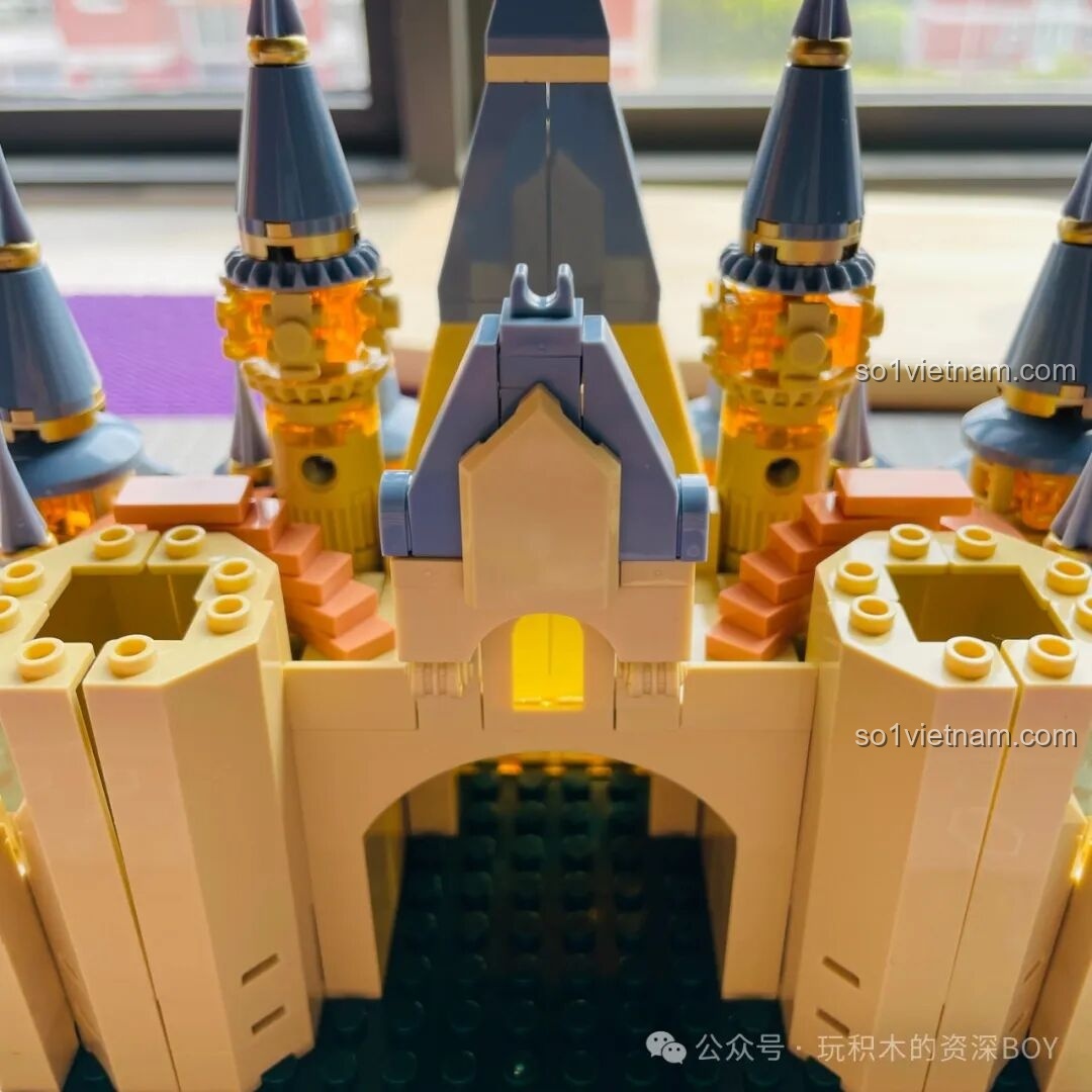 Các túi mảnh ghép hoa lá cho bước 5 và 6 của bộ lắp ghép Lâu Đài Hoa Rừng Femibox S2238, đầy màu sắc.