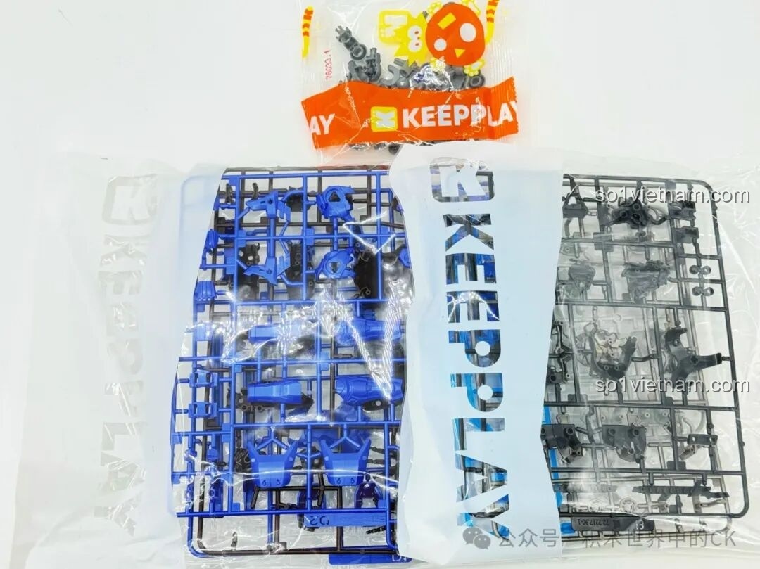 Các túi mảnh ghép được đóng gói cẩn thận bên trong hộp đồ chơi Keeppley 78033 Miyamoto Musashi.