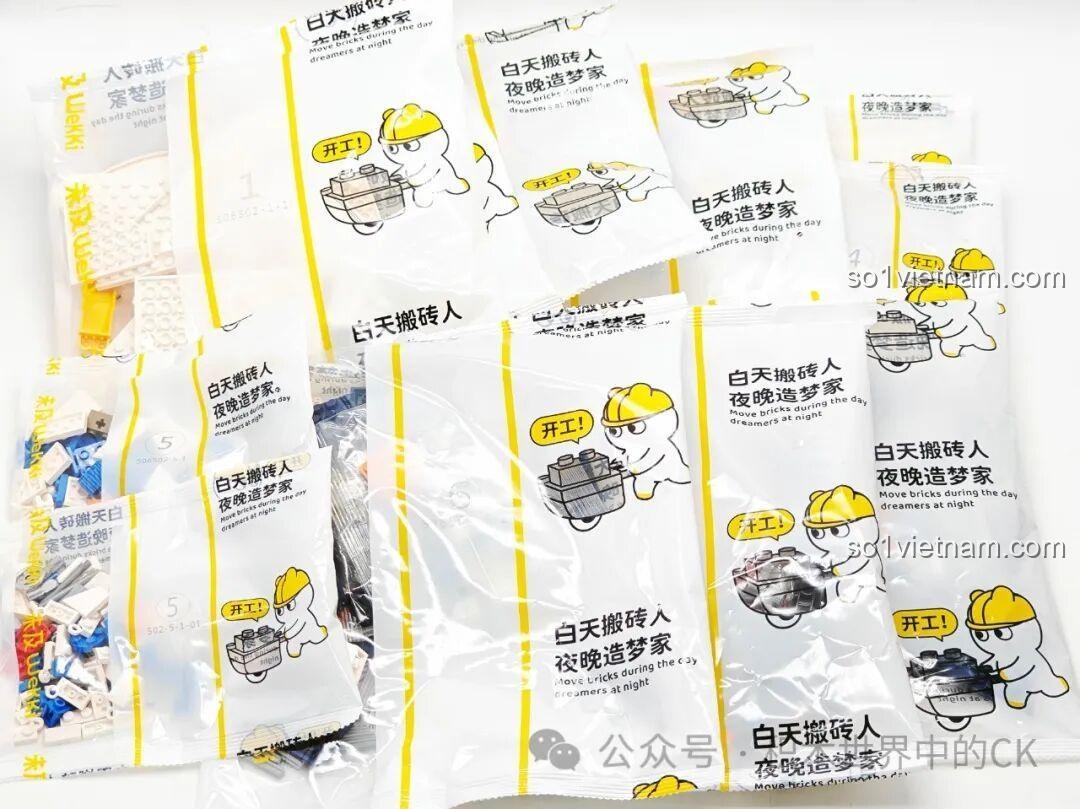 Các túi mảnh ghép Wekki 506502 Mô hình Kế hoạch Di cư Hành tinh được phân loại và đánh số cẩn thận, giúp quá trình lắp ráp diễn ra thuận lợi.