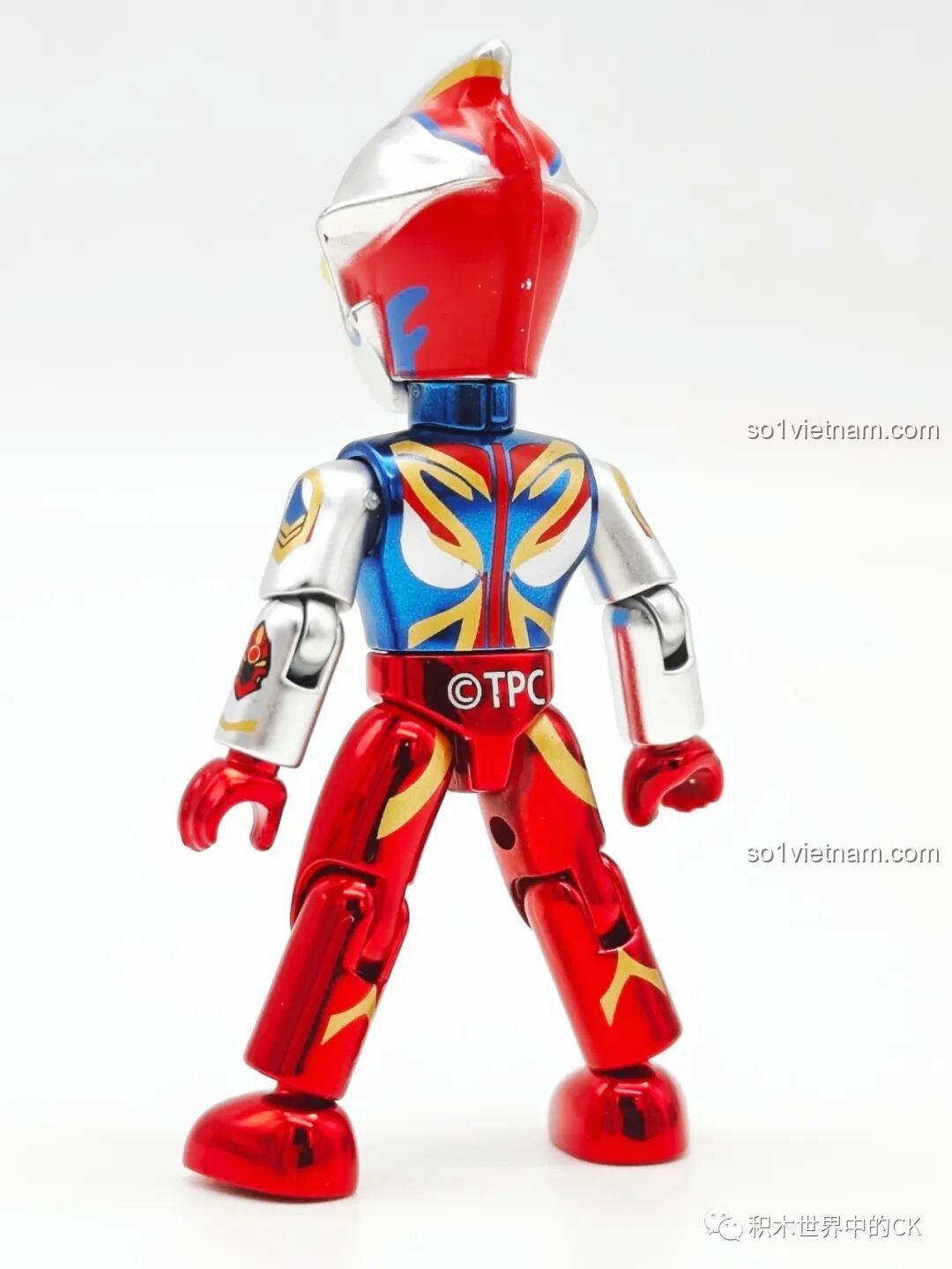 Mặt sau mô hình Ultraman Mebius Phoenix Brave của Enlighten 75028, chi tiết in ấn sắc nét.