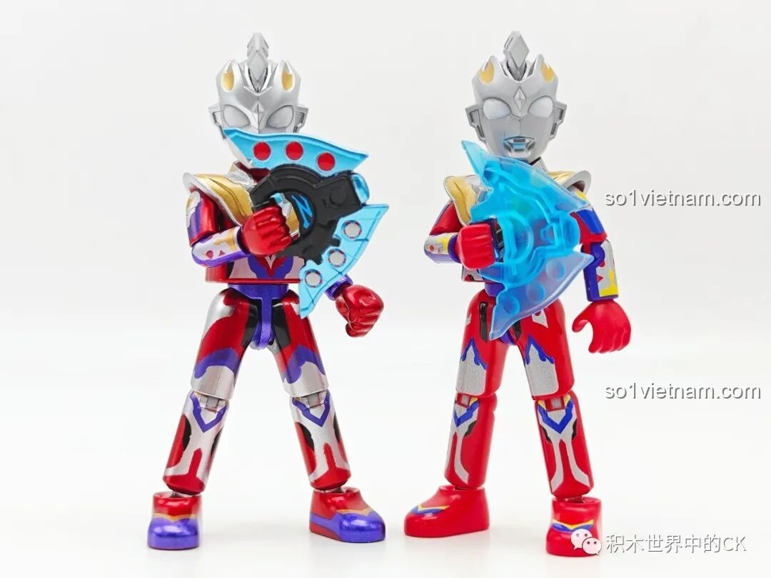 Hai mô hình Ultraman Z Gamma Future và Quái Vật Barossa BLOKEES HV-03 đứng đối đầu, thể hiện tư thế chiến đấu.