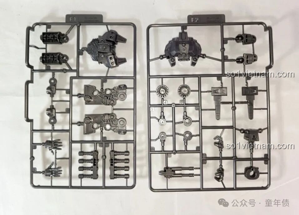 Các vỉ nhựa màu xám đậm chứa các chi tiết khung xương và khớp của mô hình Sentinel Prime Blokees 71164.