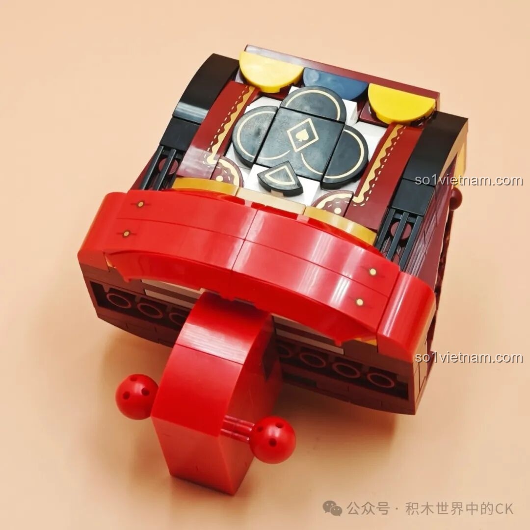 Tòa lâu đài trong bộ lắp ghép Wekki Joker Poker 506187 đang dần hoàn thiện