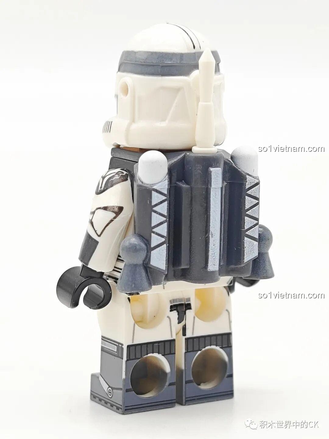 Mặt sau minifigure Clone Trooper Boost WM2259, đồ chơi lắp ráp WM, cho bé trai 6 tuổi
