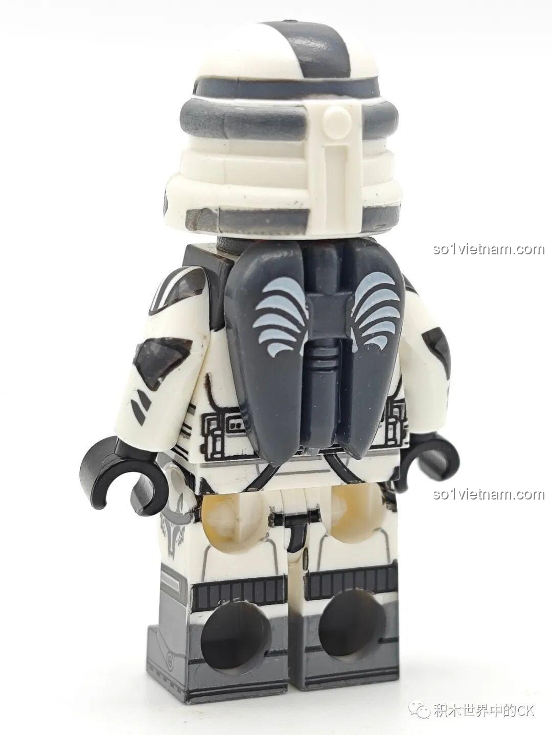Hình ảnh chính thức của minifigure Heavy Infantry Wolfpack WM2260 trong bộ lắp ghép WM6128.