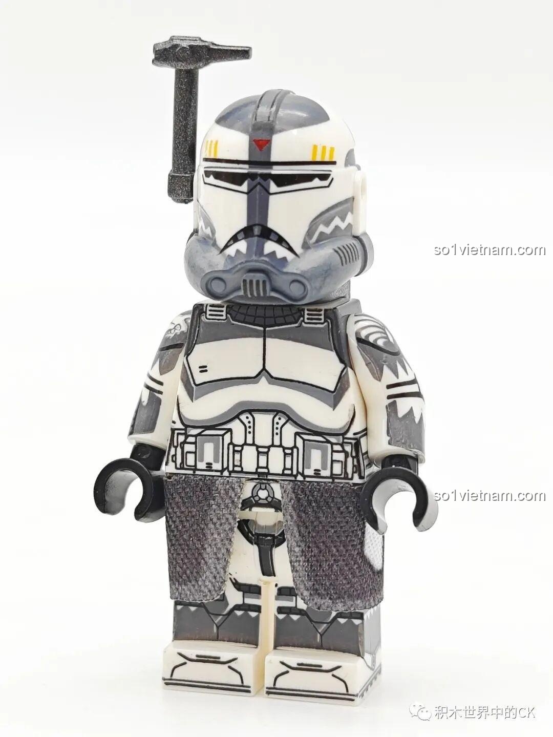 Minifigure Wolves Commander WM2264 với vũ khí, bộ đồ chơi Lính Clone Wolfpack chất lượng cao.