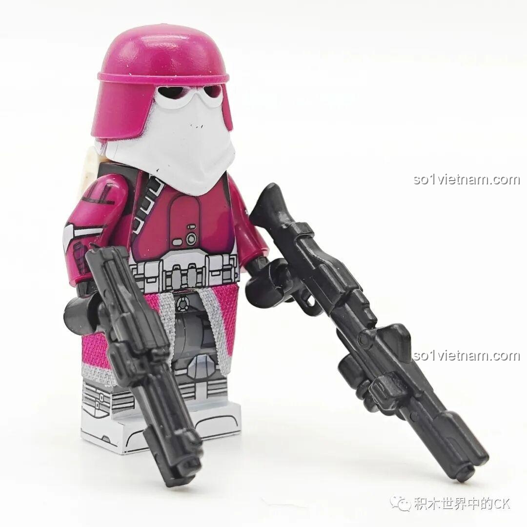 WM2251 Nova Corps Marine Team 4 với hai khẩu blaster, sẵn sàng chiến đấu trong bộ đồ chơi WM6127.