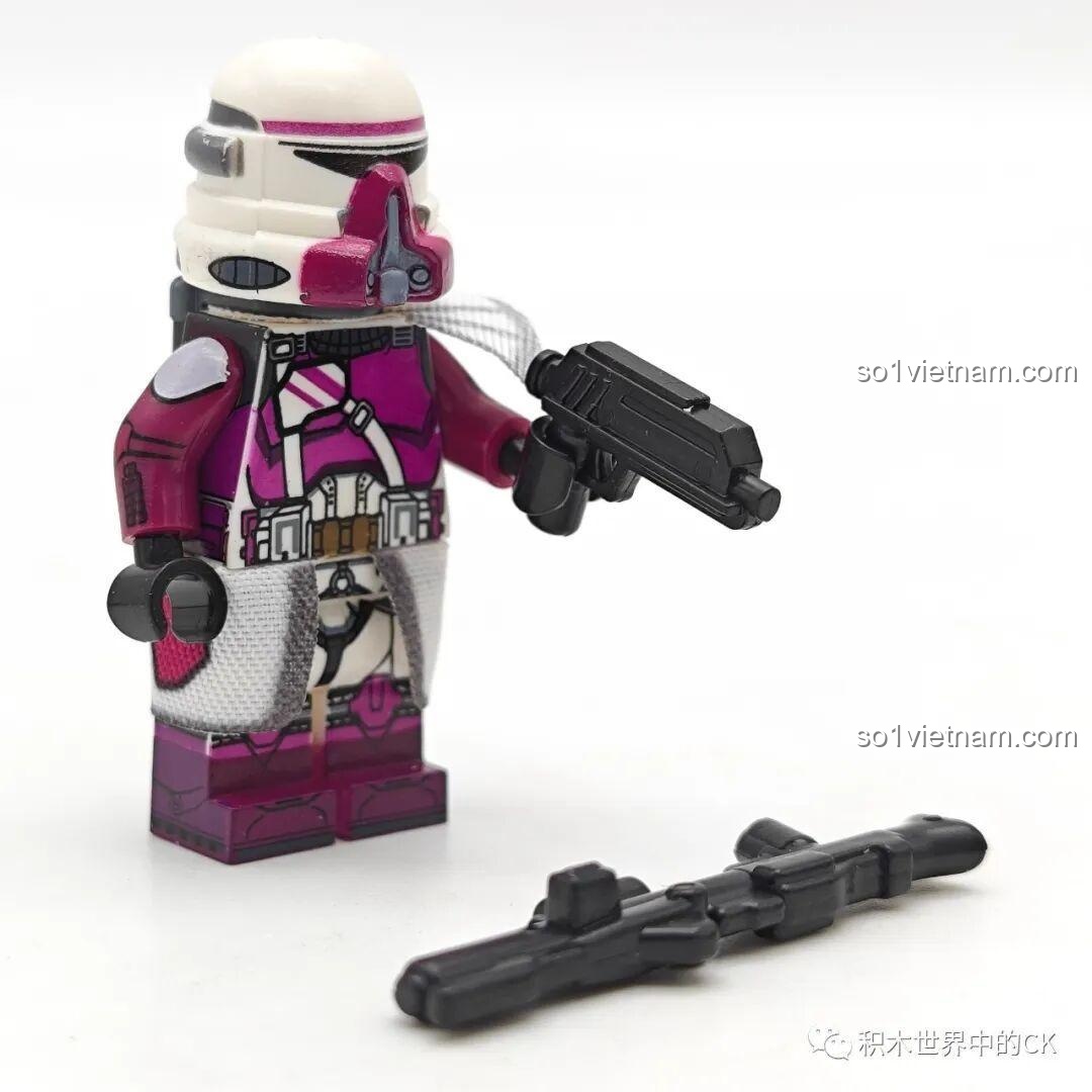 WM2257 Paratrooper với súng blaster, một phần của bộ đồ chơi WM6127 Minifigure Star Wars.