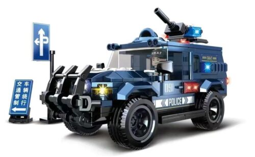 Bộ lắp ghép xe chỉ huy SWAT Pathfinder WOMA C5011 với thiết kế hầm hố, giá rẻ, phù hợp cho bé trai 6 tuổi.