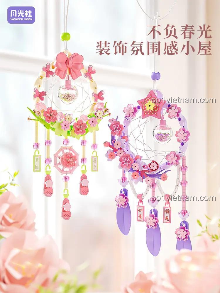 Trang trí phòng ngủ với bộ lắp ghép Wonder Moon 802823 Vòng Bắt Giấc Mơ, tạo không gian mộng mơ.