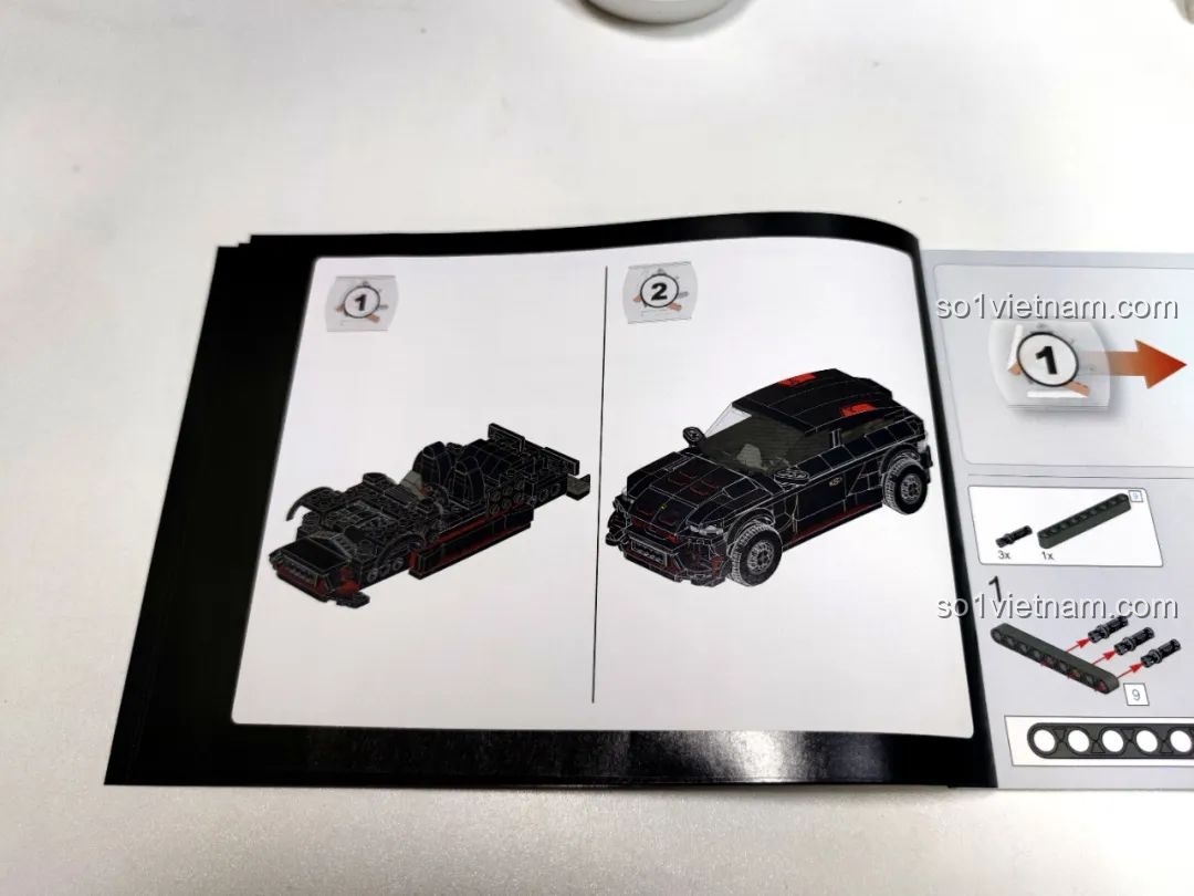 Các bước lắp ráp đầu tiên của mô hình xe SUV địa hình Xbert 66006 WILD BISON trong sách hướng dẫn.