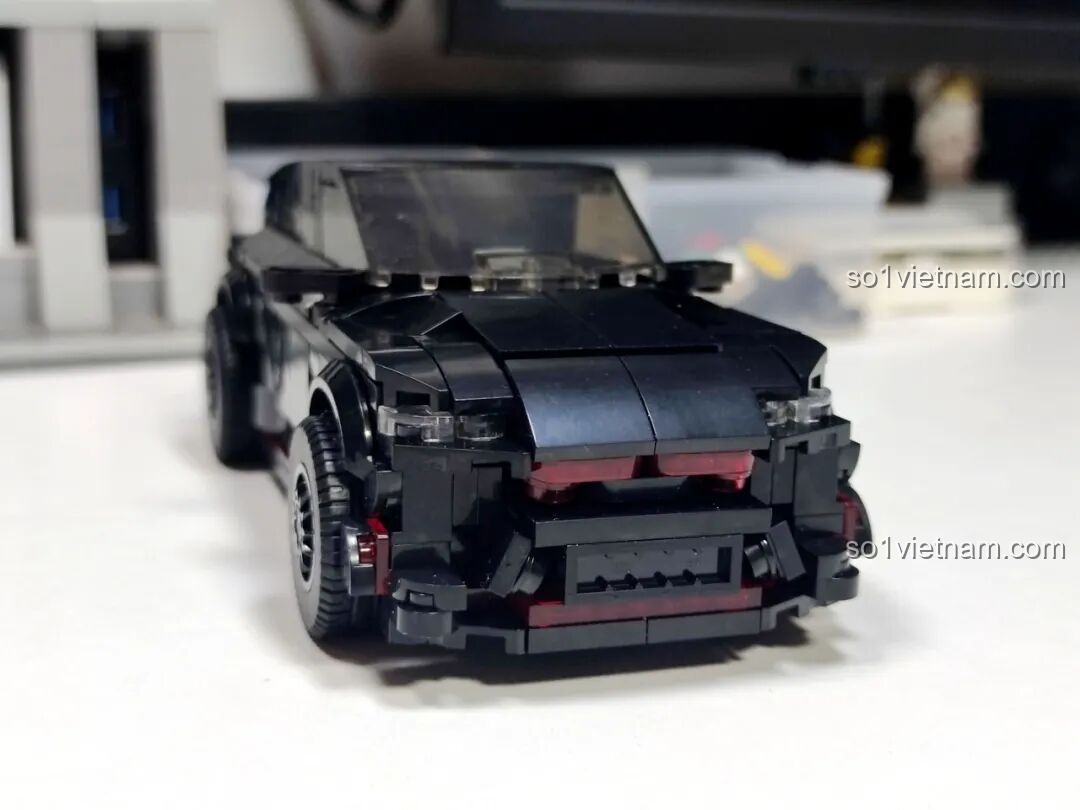 Góc nhìn phía trước khác của mô hình xe SUV Xbert 66006 WILD BISON, nổi bật thiết kế hầm hố.