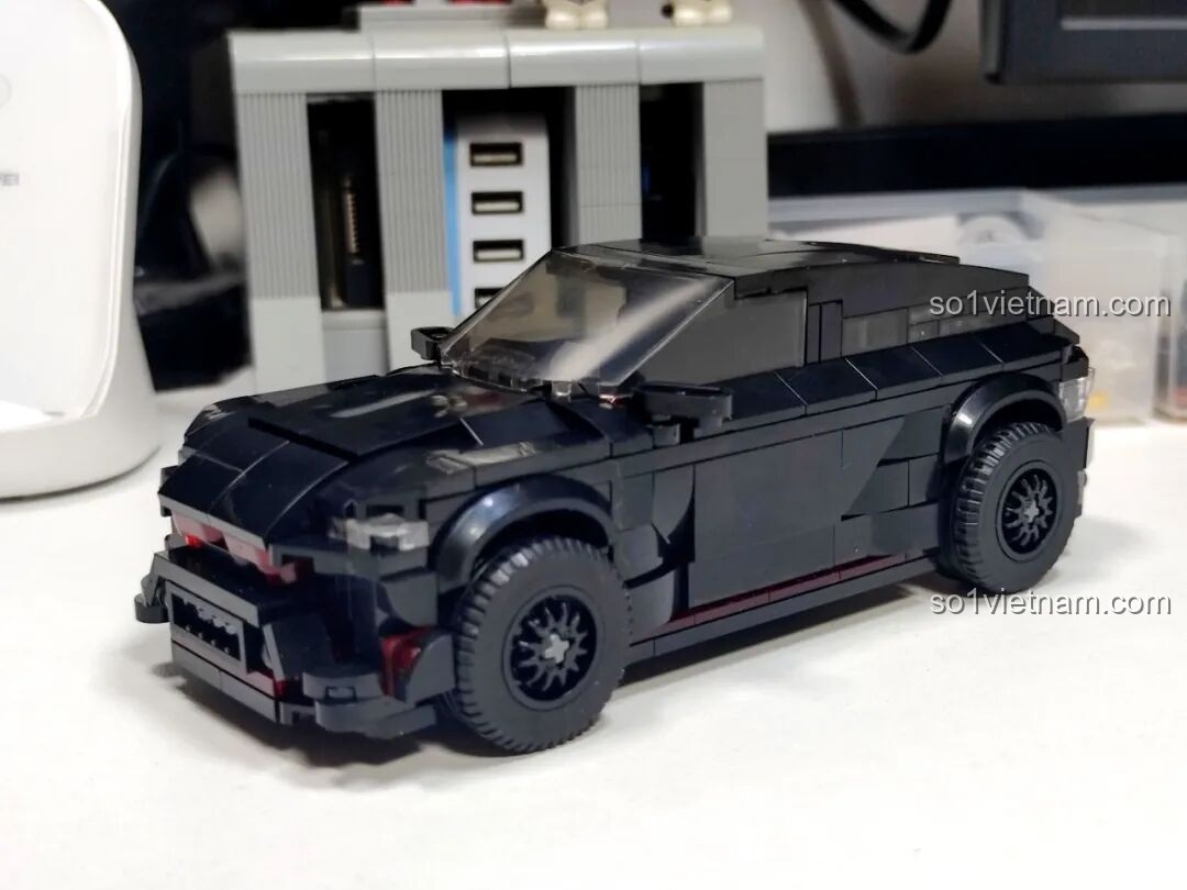 Mô hình xe SUV địa hình Xbert 66006 WILD BISON đã hoàn thành, góc nhìn chính diện ấn tượng.