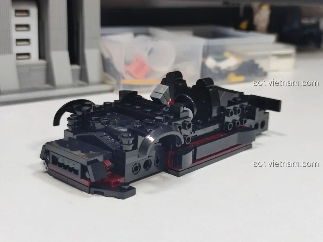 Khung xe SUV địa hình Xbert 66006 WILD BISON dần hoàn thiện với các đường nét rõ ràng.