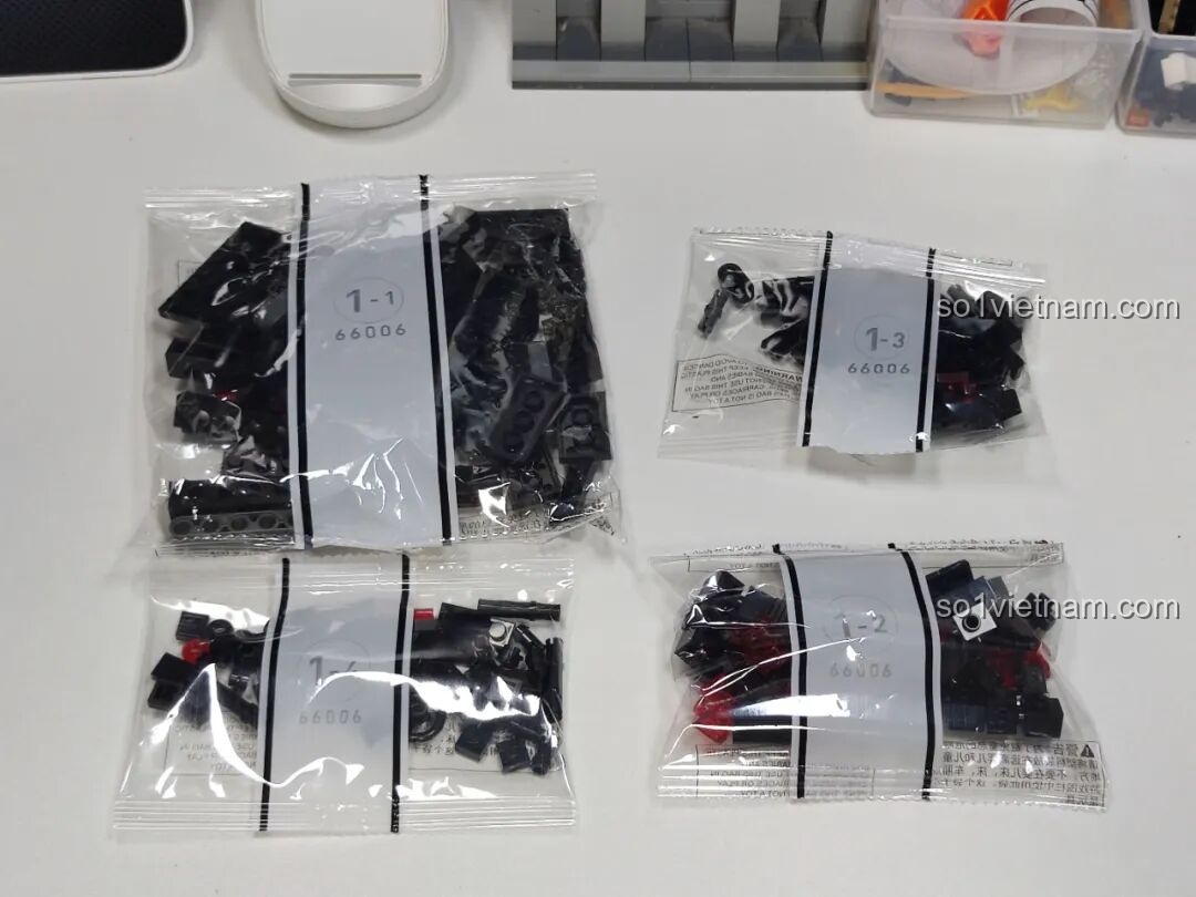 Cận cảnh các túi mảnh ghép theo từng giai đoạn của bộ Xbert 66006 WILD BISON.