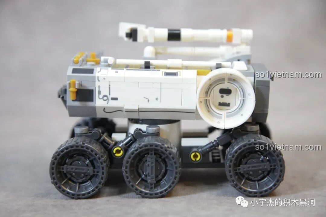 Mô hình Xe Di Động Căn Cứ Mặt Trăng SEMBO 107106 hoàn chỉnh, góc chụp ấn tượng, sẵn sàng khám phá.