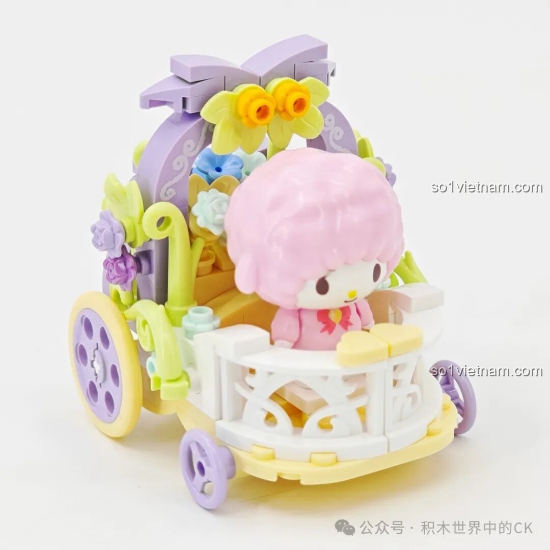 Xe hoa của My Sweet Piano trong bộ lắp ghép TOP TOY TC1724 Sanrio Characters, màu tím pastel và vàng kem.