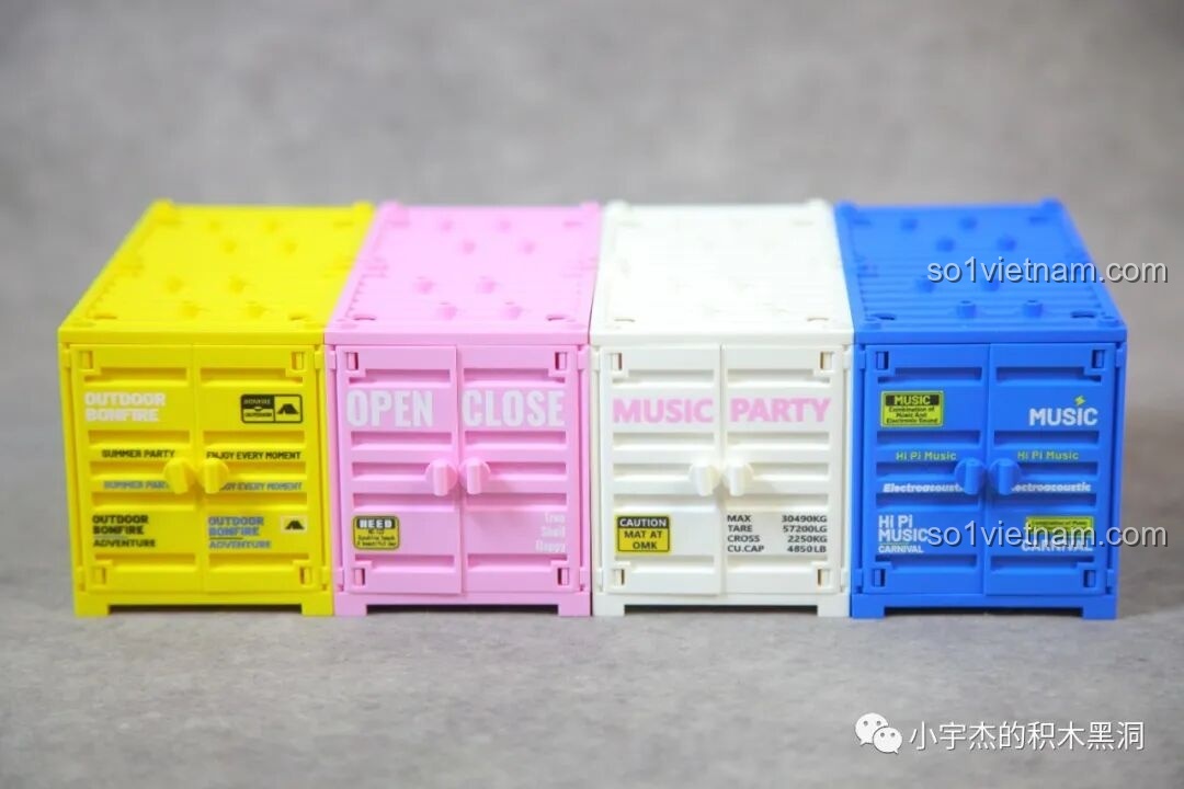 Các container Sembo Lễ Hội Âm Nhạc được xếp chồng lên nhau một cách sáng tạo.