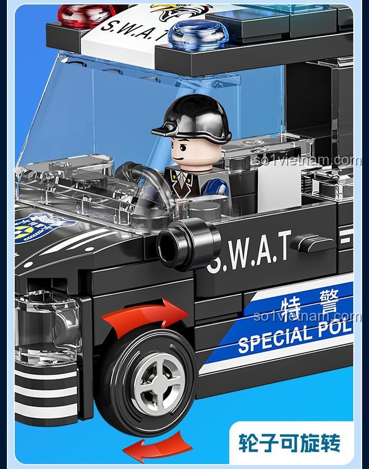 Bánh xe của mô hình xe S.W.A.T. có thể xoay, thiết kế chắc chắn và linh hoạt.