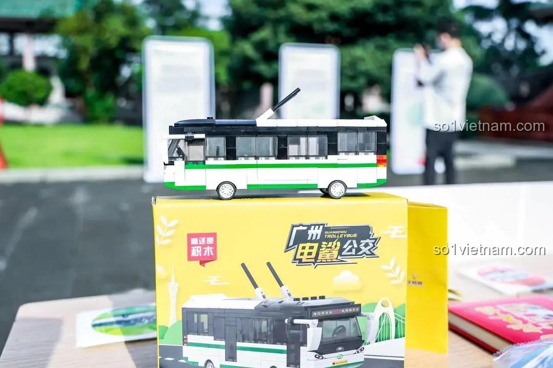 Đồ chơi xây dựng xe buýt điện Guangzhou Trolleybus Yangcheng Tong S09101-2206