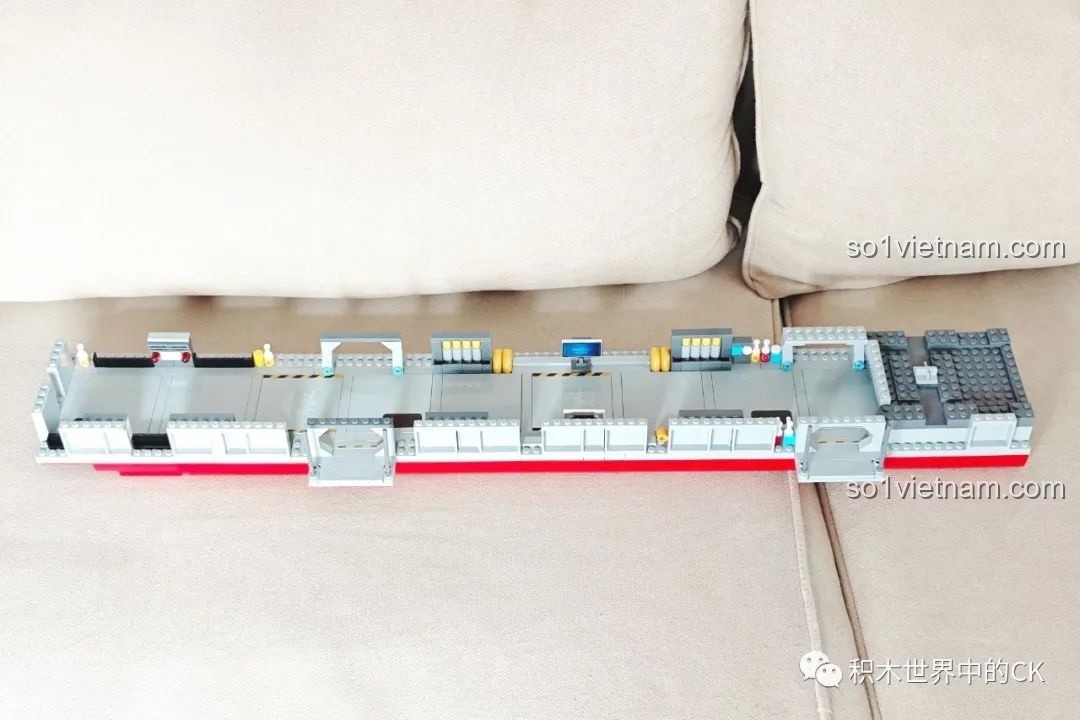 Giai đoạn đầu lắp ráp bộ ZDEL DL-40023 Tàu Sân Bay Phúc Kiến 003, hình thành phần thân cơ bản của tàu.