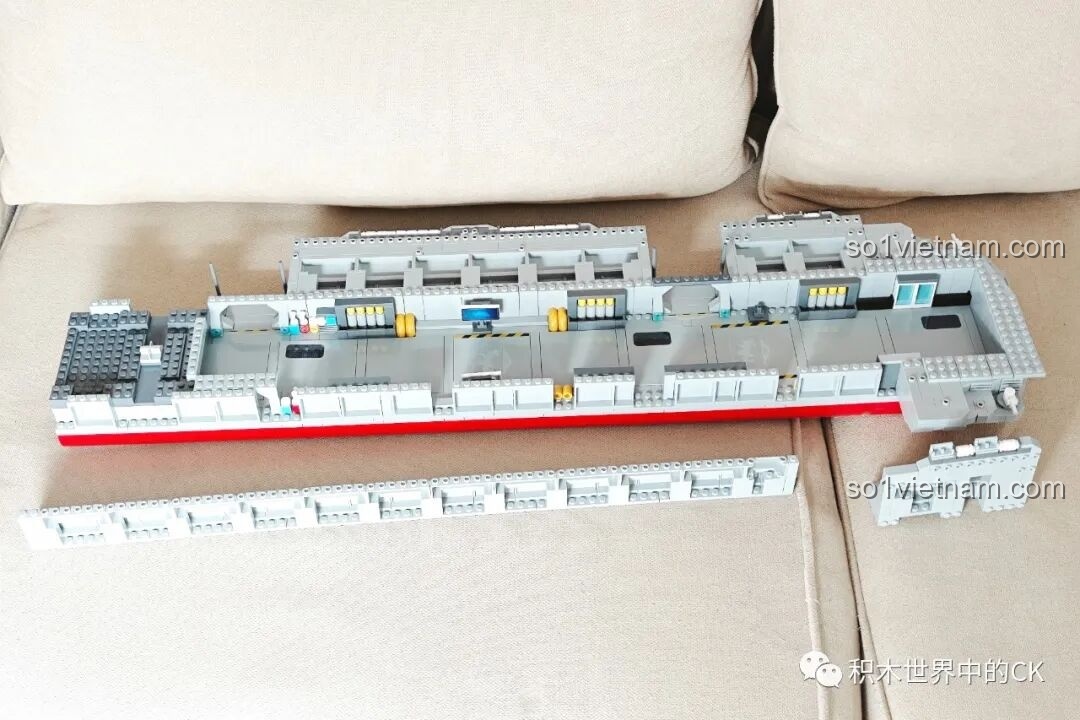 Tiến độ lắp ráp phần thân tàu của bộ ZDEL DL-40023 Tàu Sân Bay Phúc Kiến 003, các chi tiết dần được ghép nối.