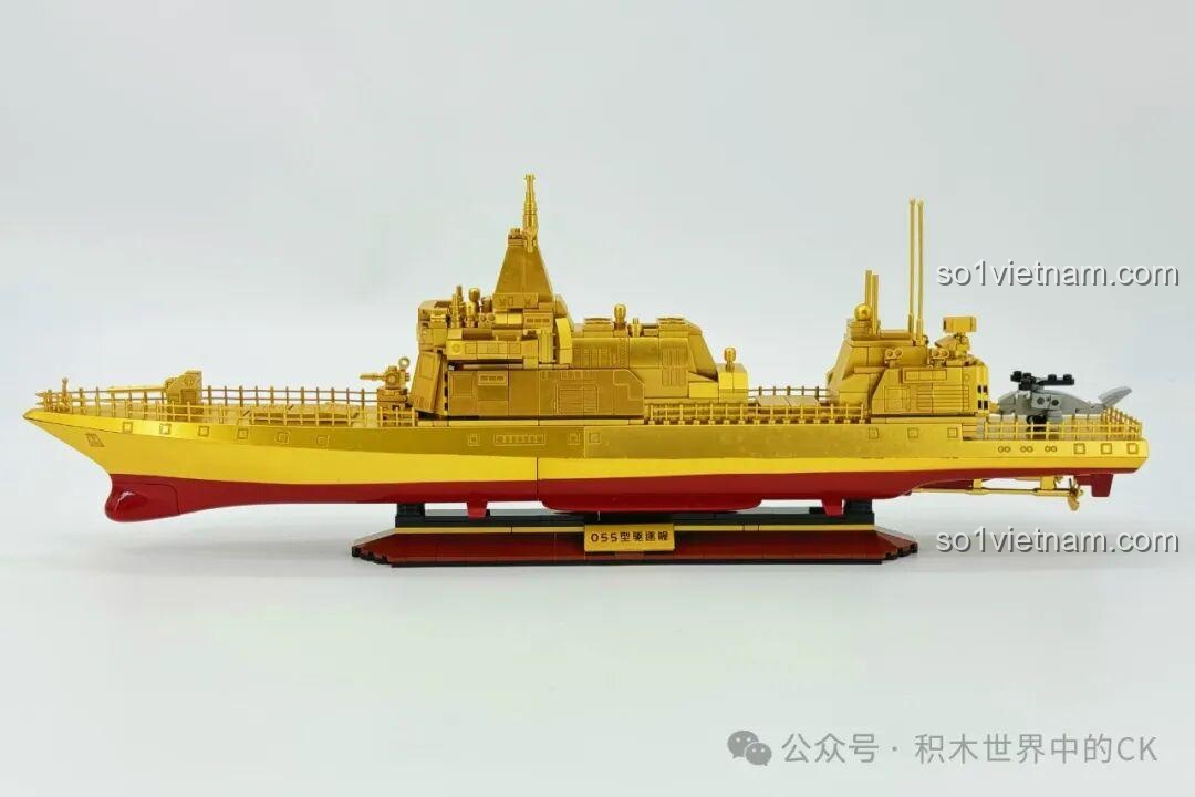Mô hình ZHEGAO 653006 Tàu Khu Trục Type 055 Phiên Bản Vàng hoàn chỉnh, góc nhìn bên hông khác, tôn lên vẻ đẹp của thiết kế.