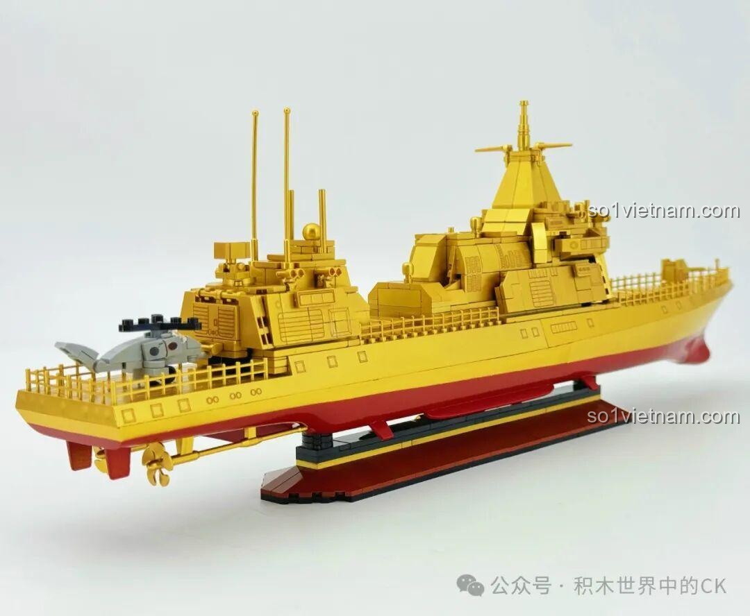 Mô hình ZHEGAO 653006 Tàu Khu Trục Type 055 Phiên Bản Vàng hoàn chỉnh, góc nhìn phía trước khác, thể hiện rõ hơn phần mũi tàu.