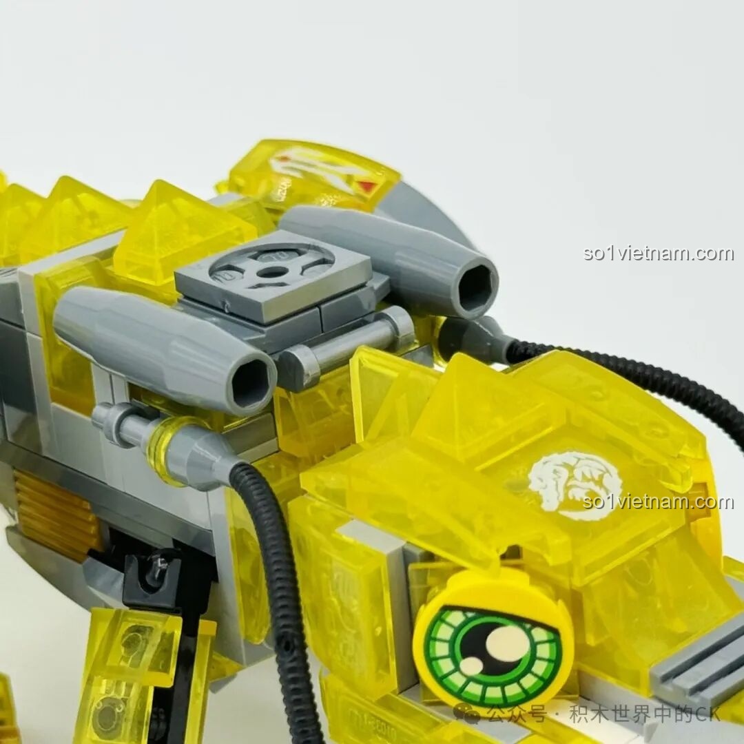 Chi tiết gai nhọn trên lưng mô hình Cá Sấu Vàng Hung Tợn ZHEGAO 662000, màu vàng trong suốt.