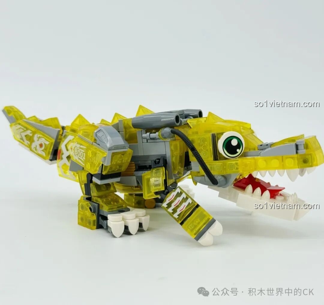 Mô hình Cá Sấu Vàng Hung Tợn ZHEGAO 662000 tạo dáng động, thể hiện sự linh hoạt.