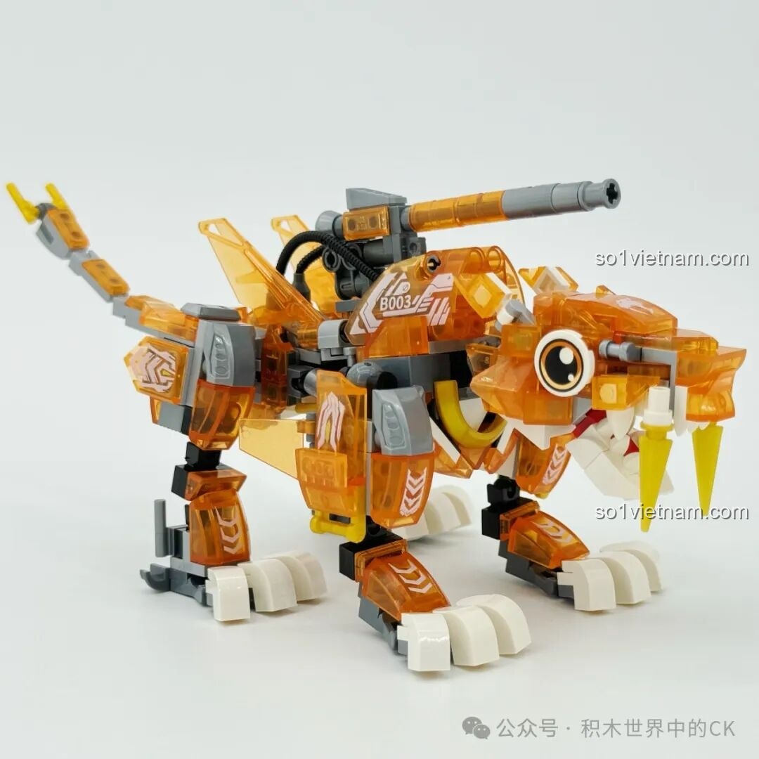 Mô hình Hổ Răng Kiếm Hoang Dã ZHEGAO 662000 tạo dáng oai vệ, thể hiện sức mạnh.