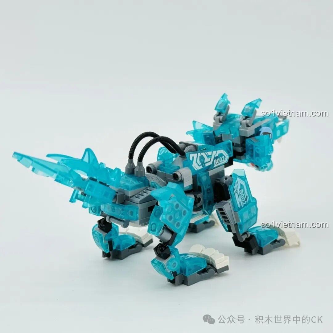 Mô hình Sói Băng Tuyết ZHEGAO 662000 góc nghiêng, thể hiện chi tiết vây đuôi và ống dẫn cơ khí.