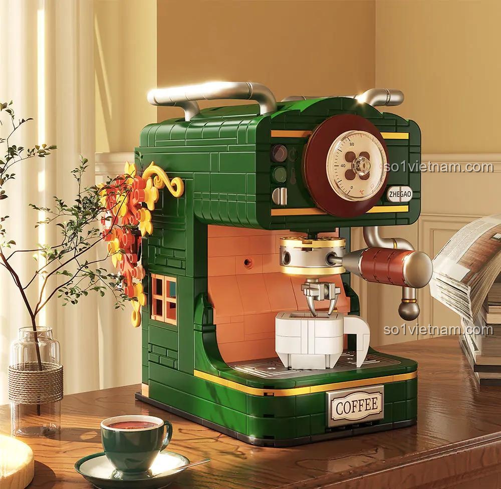 Mô hình máy pha cà phê cổ điển ZHEGAO 662043 sau khi lắp ráp
