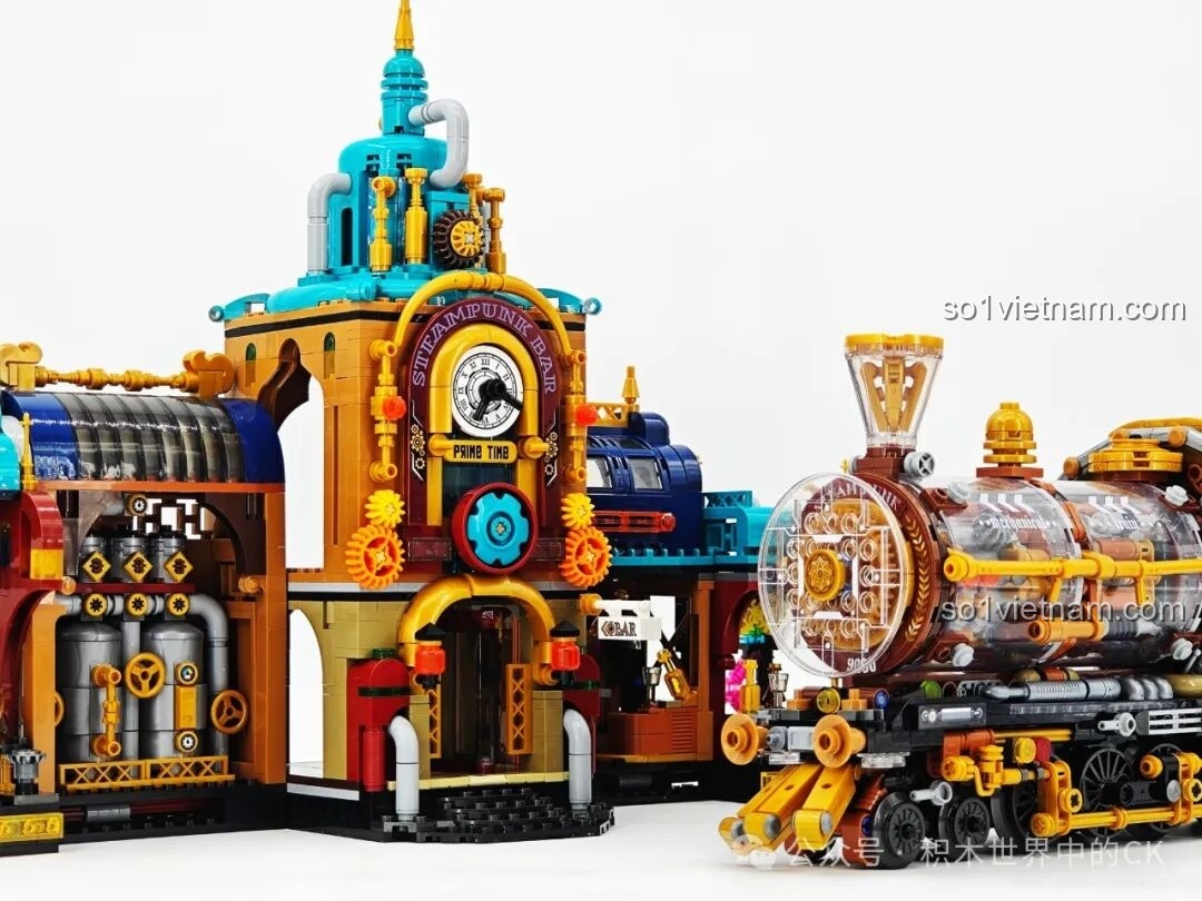 Mô hình ZHEGAO 958013 Quán Bar Steampunk được trưng bày cùng với mô hình tàu hỏa trong cùng series City of Steam.