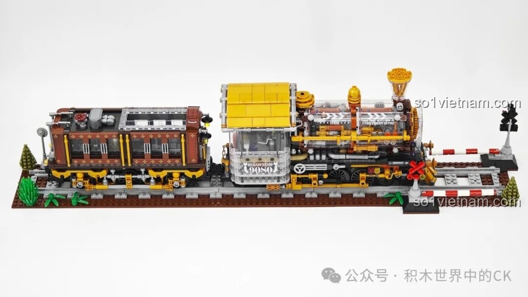 Ảnh chụp toàn cảnh bên hông của mô hình Tàu Hỏa Steampunk ZHEGAO 958016 trên đường ray trưng bày.