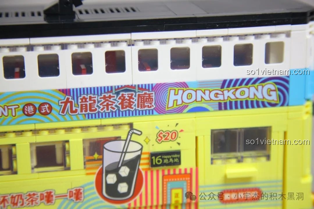 Cận cảnh chi tiết quảng cáo trên thân xe