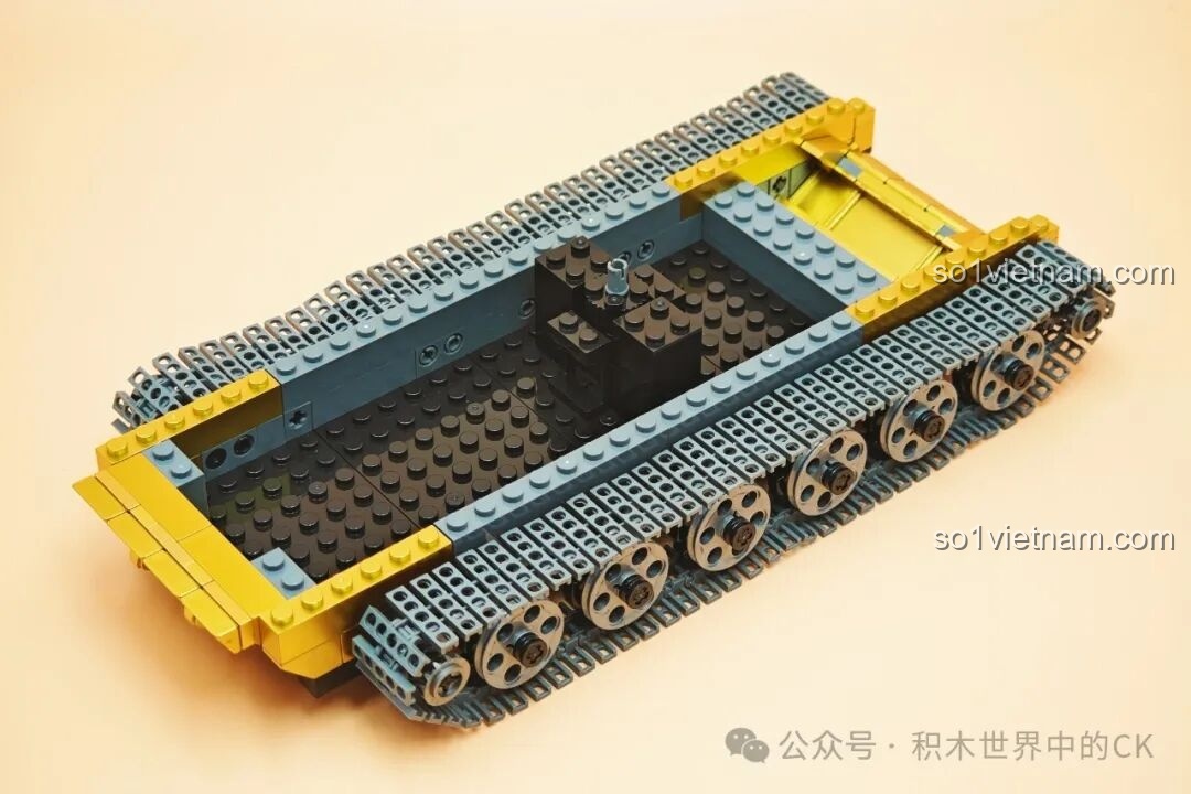 Tiếp tục hoàn thiện phần thân xe tăng 99A ZHEGAO GZ2008.