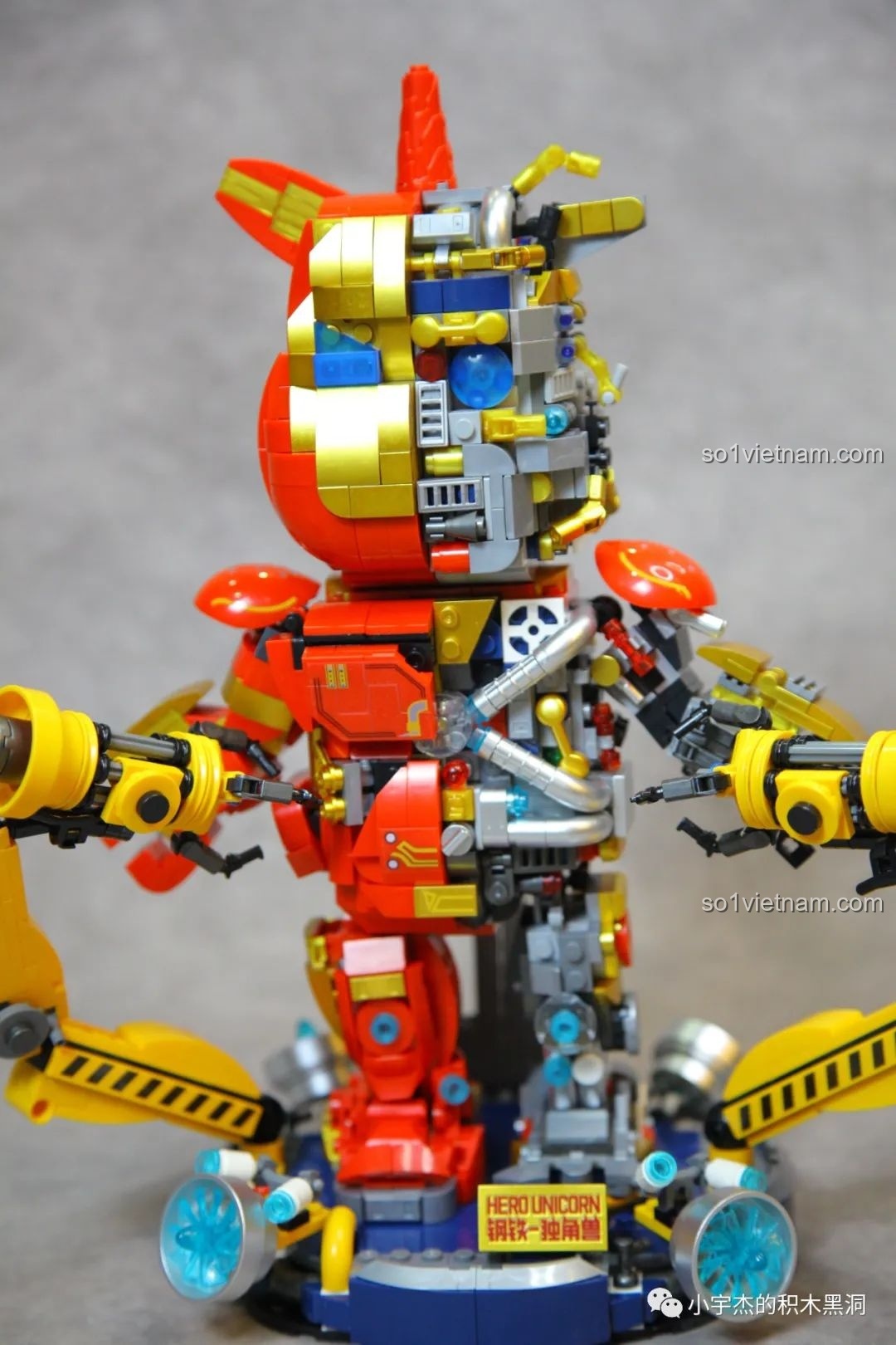 ZHEGAO GZ8008 là một mô hình trưng bày độc đáo, phù hợp cho những ai yêu thích phong cách mecha.