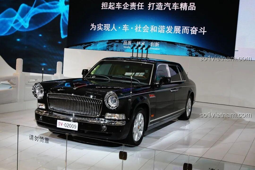 Hình ảnh xe Hồng Kỳ CA7601 thực tế, so sánh với mô hình lắp ráp Zhimeng Tree T5043.